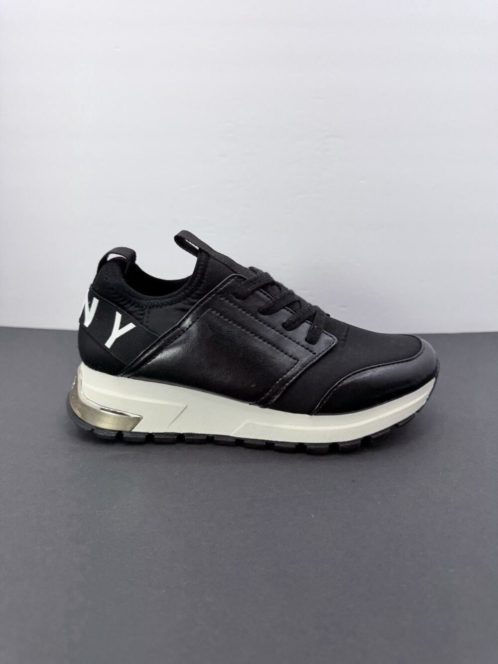 DKNY Women's Platform Sneakers Size 5.5 Black White w/Metal FAF-2110